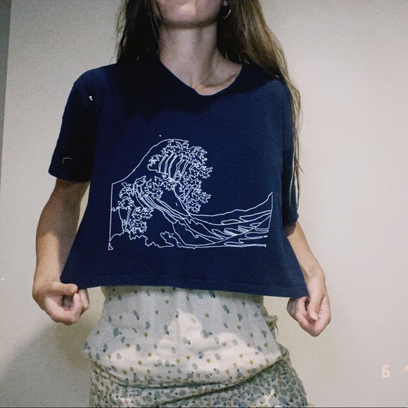 Brandy Melville wave crop - Picture 2 of 3